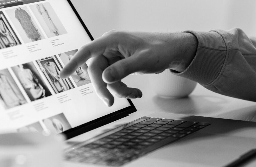 Difference between Tradtional Online Store and Video Commerce Platform